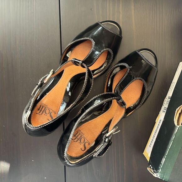 SOFFT Black Patent Leather Peep Toe Heeled Strap Buckle Sandle Size 7 - Picture 4 of 4